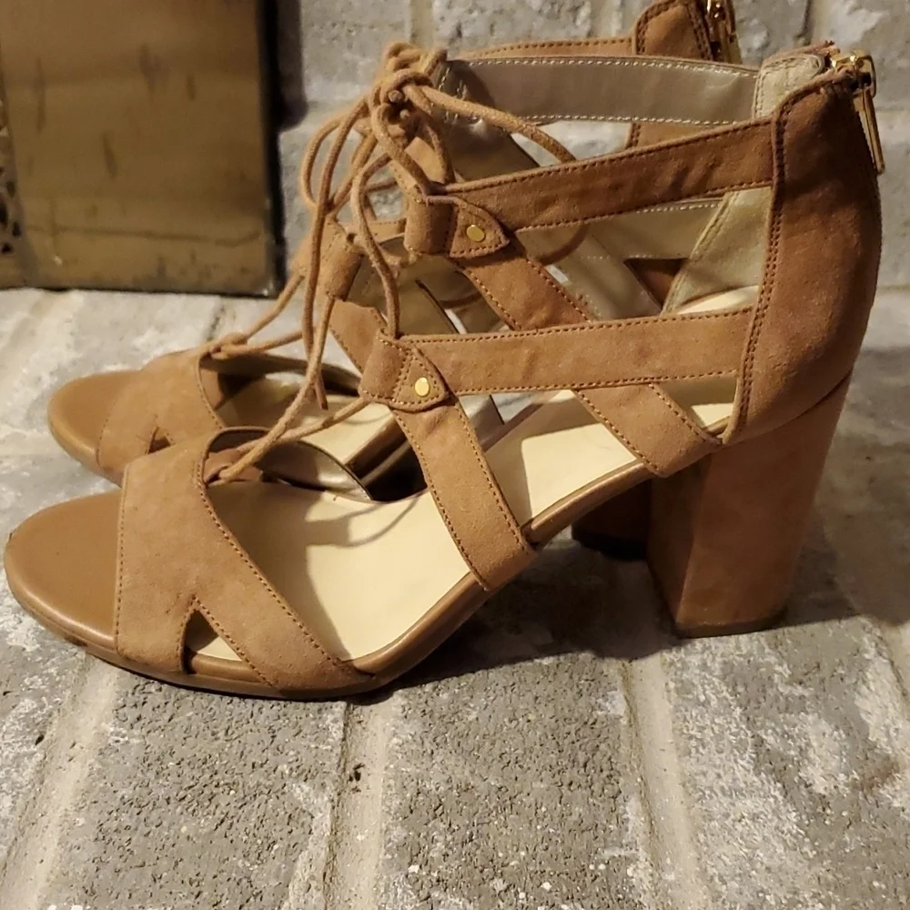 Francescas Shoes Womens Heels Size 8 Emilia Tans Heels Lace Up